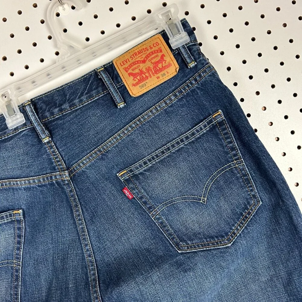 Levi's 569 Denim Blue Jean Shorts Size 38 Medium Wash Classic Cut Honey Comb Y2K